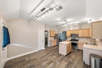 3427 W Rainmill Dr in Katy, TX - Building Photo - Building Photo