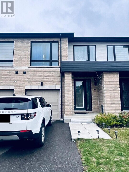 9 Klein Wy in Whitby, ON - Building Photo