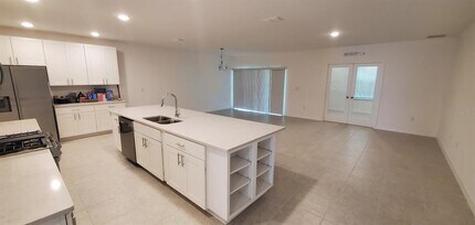1151 Oak Bluff Dr in Davenport, FL - Building Photo - Building Photo
