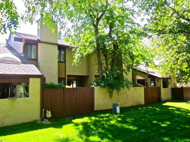 property at 2643 Grapewood Ln