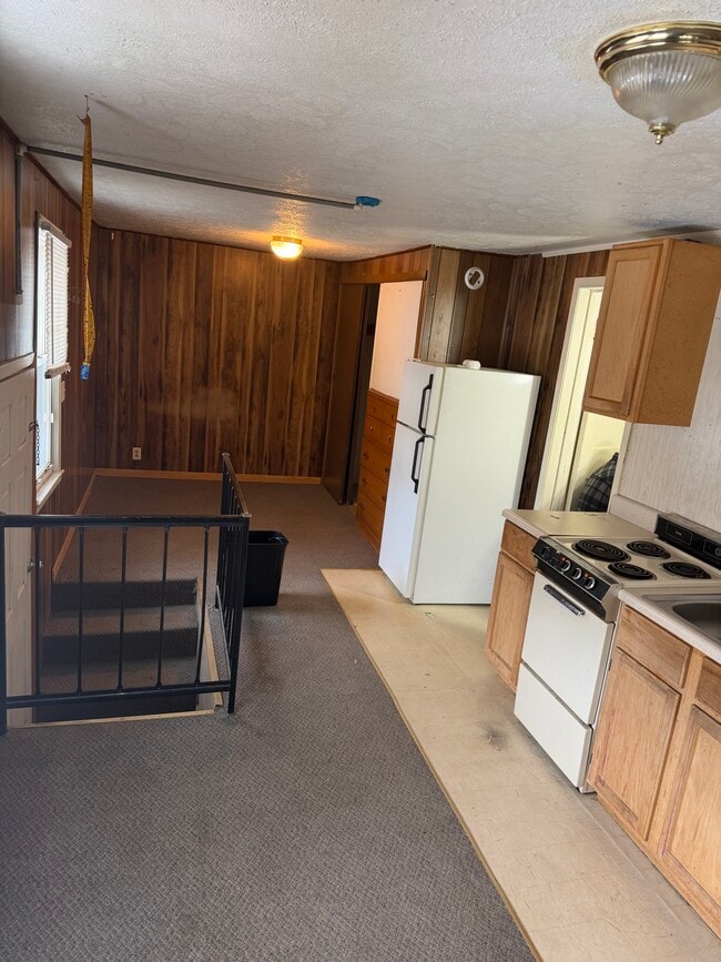 314 W Crawford St, Unit 314B in Salina, KS - Foto de edificio - Building Photo