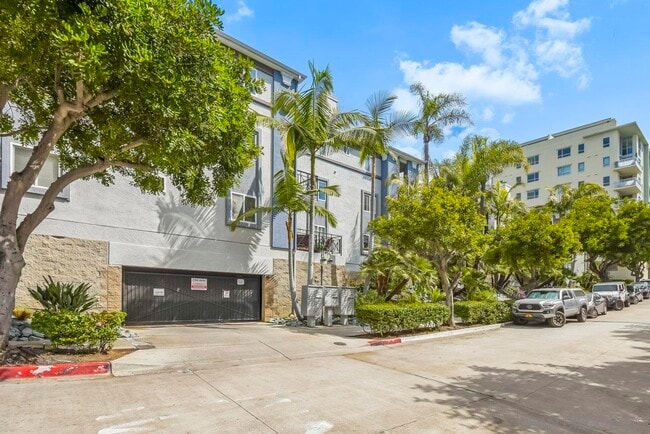 1756 Essex St in San Diego, CA - Building Photo - Building Photo