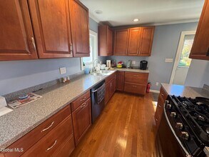 26 Wiggand Dr in Glenmont, NY - Building Photo - Building Photo