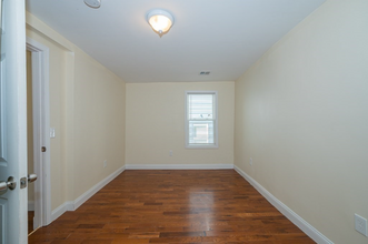 13 Seward St in Worcester, MA - Building Photo - Building Photo