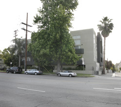 4820-4822 Coldwater Canyon Ave in Sherman Oaks, CA - Building Photo - Building Photo