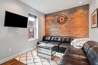 115 Salem St, Unit 9 in Boston, MA - Foto de edificio - Building Photo