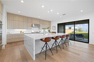 20416 Albion Wy in Los Angeles, CA - Building Photo - Building Photo