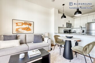 1401 Art Dilly Dr. in Austin, TX - Foto de edificio - Building Photo