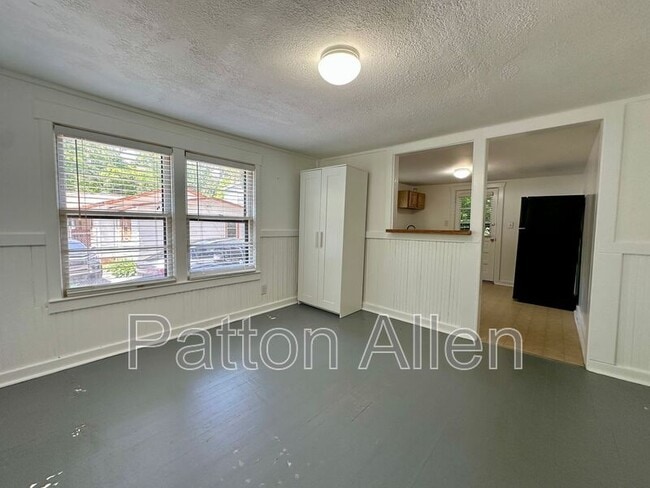 4 Arbutus Rd in Asheville, NC - Building Photo - Building Photo