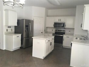 3618 Wolf Dr, Unit 1038 in Edinburg, TX - Building Photo - Building Photo
