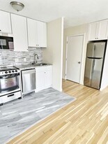 1039 Commonwealth Ave in Boston, MA - Building Photo