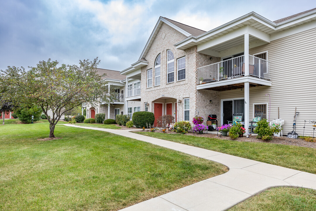 Wyndridge Nominee Apartments in New Berlin, WI - Foto de edificio