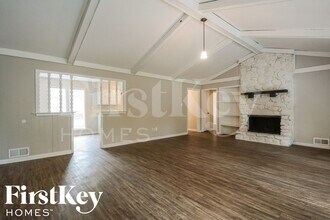 6030 Elk Grove Rd in Memphis, TN - Foto de edificio - Building Photo