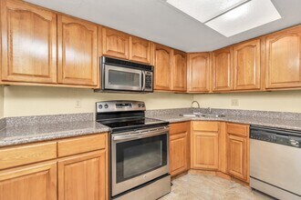 4702 Cashel Cir in Houston, TX - Building Photo - Building Photo