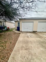 15312 Kamary Ln in San Antonio, TX - Building Photo