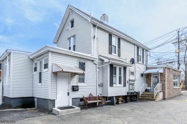 114 E Main St in Little Falls, NJ - Building Photo - Building Photo