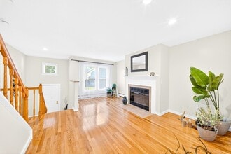 82 Camelot Dr in Worcester, MA - Building Photo - Building Photo