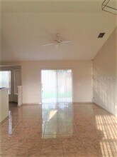 8000 Aspencrest Ct in Orlando, FL - Building Photo - Building Photo