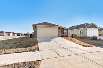 846 E Sparrow Cir in Fayetteville, AR - Building Photo - Building Photo