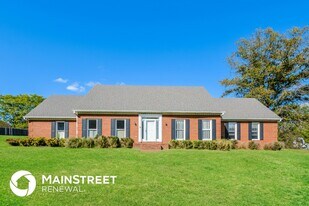 680 Northridge Dr in Gallatin, TN - Building Photo