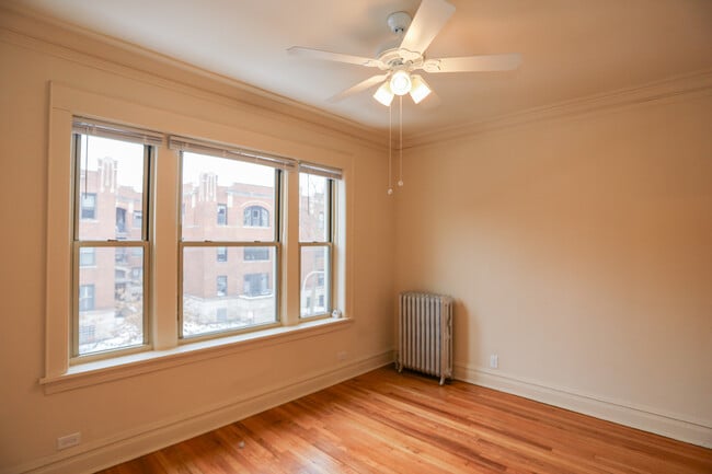 1209 W Waveland Ave in Chicago, IL - Building Photo - Building Photo