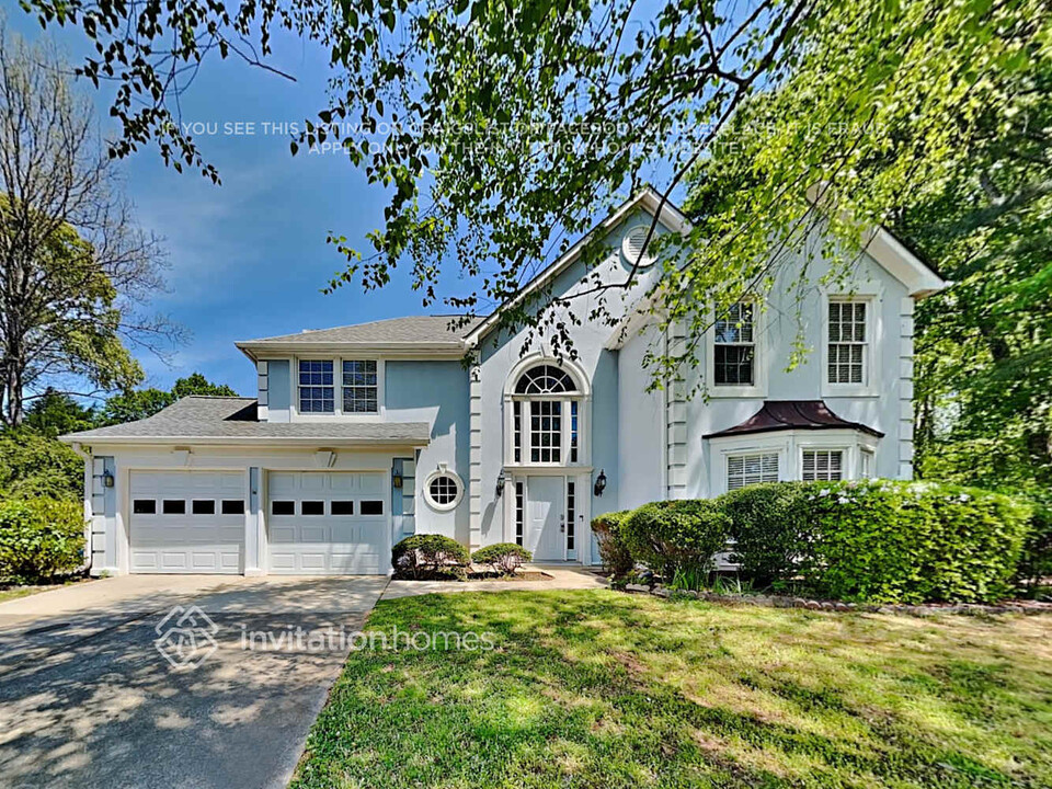 140 Laurens Oak Ct in Alpharetta, GA - Foto de edificio