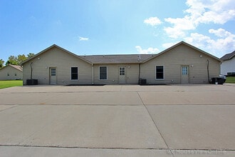 2968 Shamrock in Cape Girardeau, MO - Building Photo - Building Photo