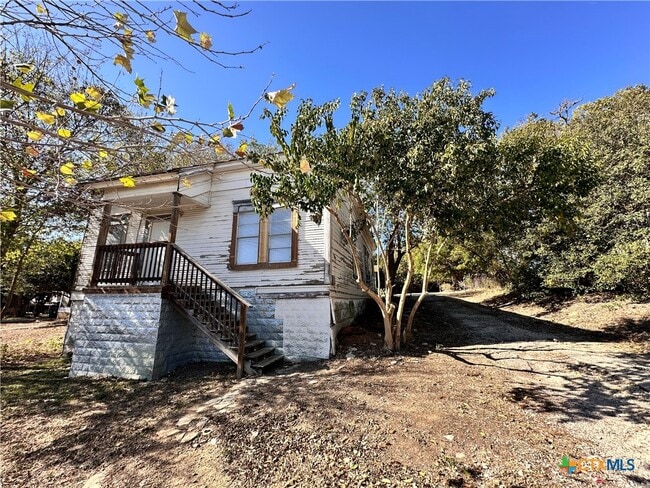 244 W Sessom Dr in San Marcos, TX - Building Photo - Building Photo