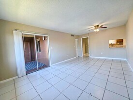 6106 Forest Hill Blvd, Unit 207 in West Palm Beach, FL - Building Photo