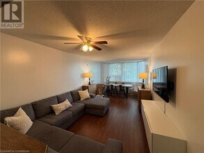 1270 MAPLE CROSSING Blvd in Burlington, ON - Building Photo - Building Photo
