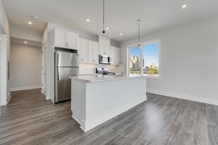 658 Grand St in Jersey City, NJ - Building Photo