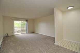 11102-11130 SW 62nd Ave, Unit 11106 in Portland, OR - Building Photo