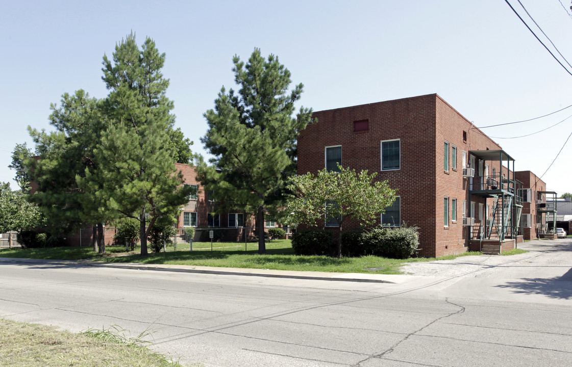 Kelly Apartments in Tulsa, OK - Building Photo