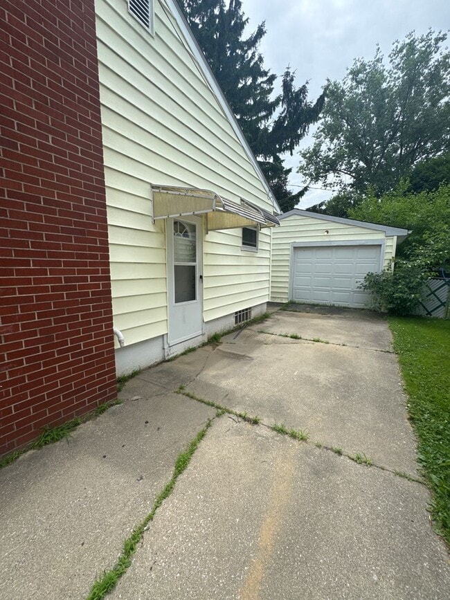 806 S Woodbridge St in Saginaw, MI - Building Photo - Building Photo