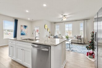 1121 Sunset Run NE in Conyers, GA - Building Photo - Building Photo