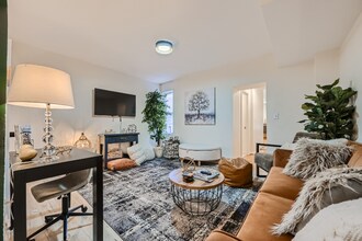 107 N Chester St, Unit 2 in Baltimore, MD - Building Photo - Building Photo