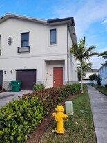 1161 SW 8th Ave in Florida City, FL - Building Photo