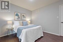 136 Goss Ln in Ajax, ON - Building Photo - Building Photo