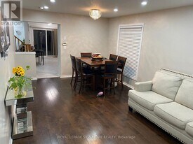 1025 Barclay Cir in Milton, ON - Building Photo