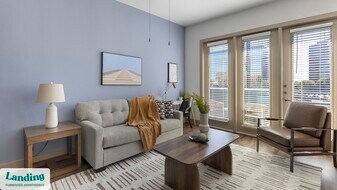 5005 Galleria Dr in Farmers Branch, TX - Building Photo