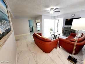 3615 Boca Ciega Dr in Naples, FL - Foto de edificio - Building Photo