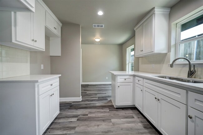 8817 Emmott Rd in Houston, TX - Building Photo - Building Photo