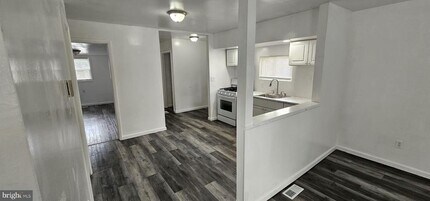 109-11 N Burlington St in Gloucester City, NJ - Building Photo - Building Photo