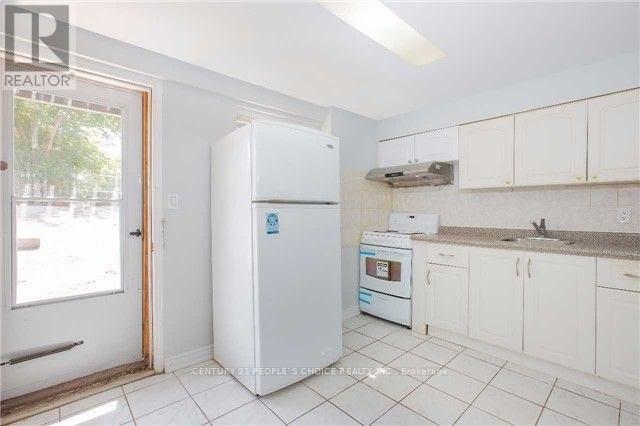 property at 43 Wolseley St