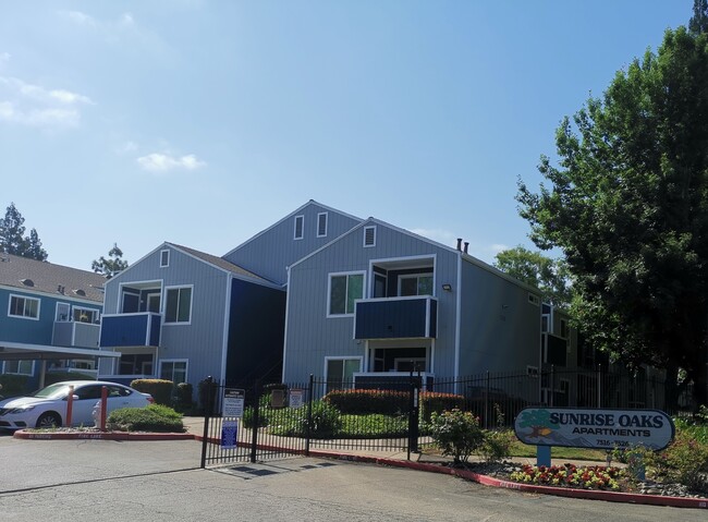 Sunrise Oaks in Citrus Heights, CA - Foto de edificio - Building Photo