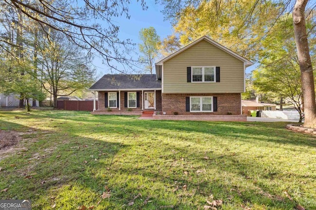 property at 102 Bluegill Trce