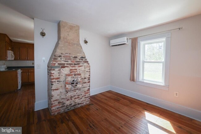 24060 New Mountain Rd in Aldie, VA - Building Photo - Building Photo