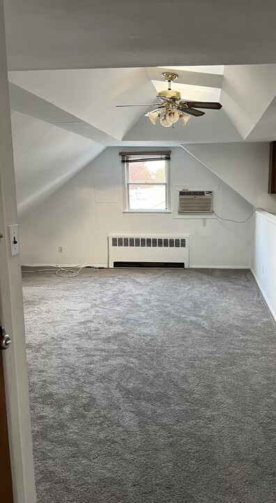6 Quebec Dr, Unit 6 quebec in Huntington Station, NY - Building Photo
