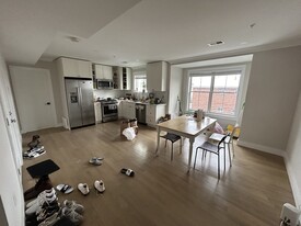 13 Greylock Rd, Unit 3 Apartamentos