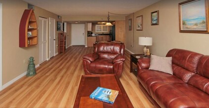 5915 Sea Ranch Dr, Unit 407 in Hudson, FL - Foto de edificio - Building Photo